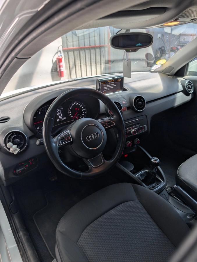 Audi A1 SPORTBACK 1.6 TDI 115 BUSINESS LINE