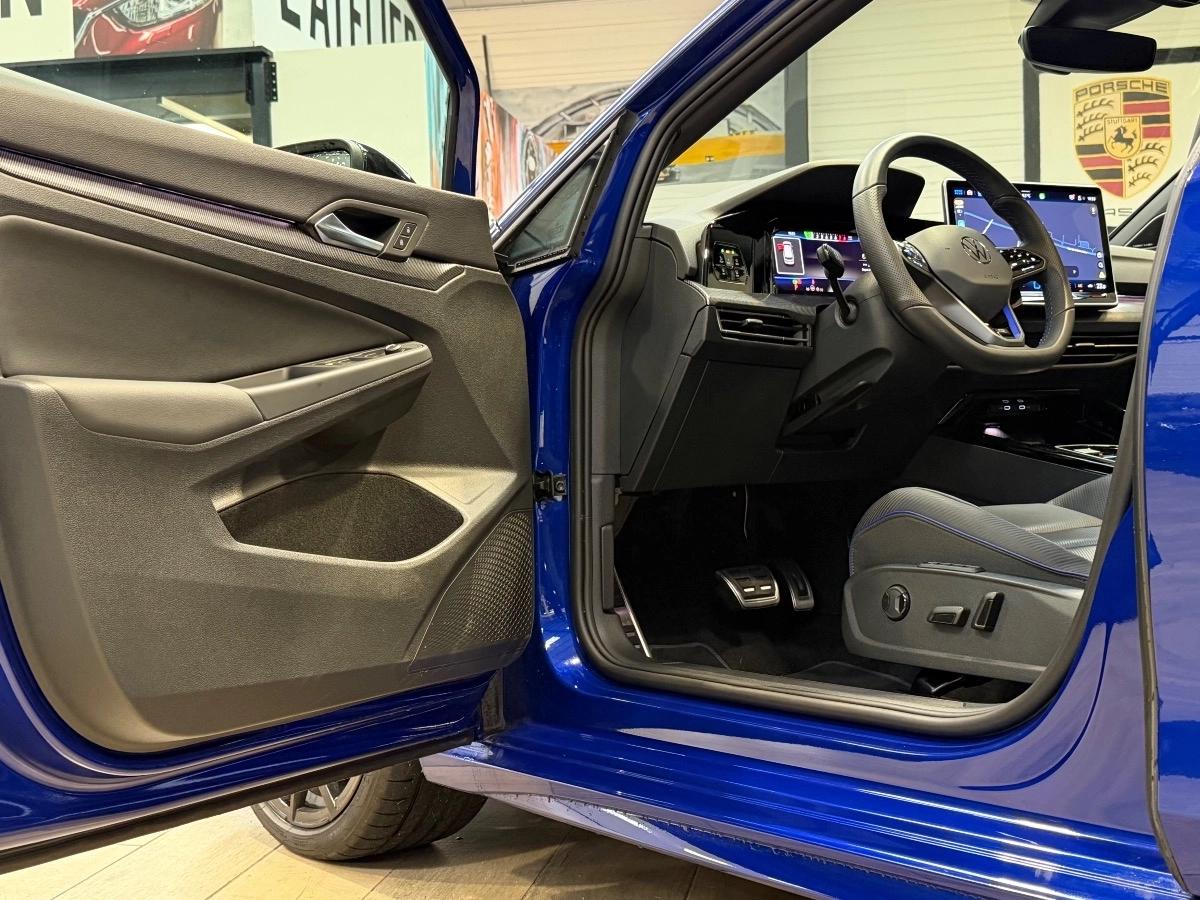 VOLKSWAGEN GOLF VIII R - 2.0 TSi 4MOTION DSG7 333CH - AKRAPOVIC/HARMAN KARDON/TOIT OUVRANT