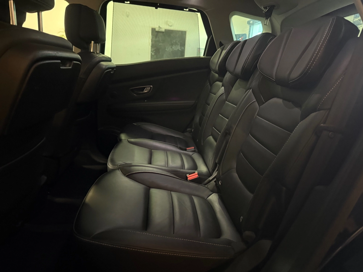 Renault Scenic - photo 21