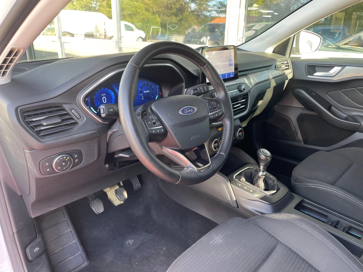 Ford Focus - photo 8