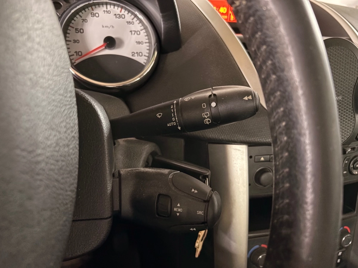 Peugeot 207 - photo 16