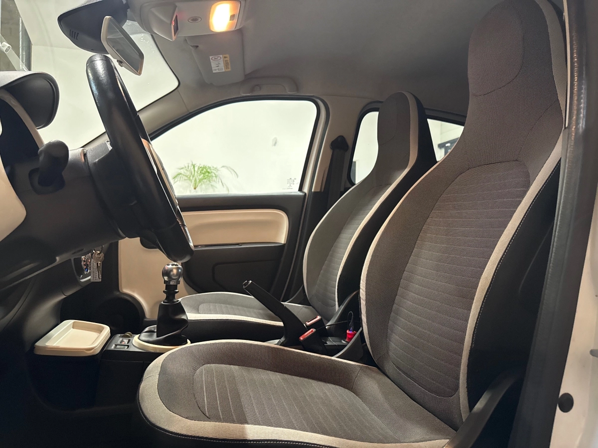Renault Twingo - photo 8