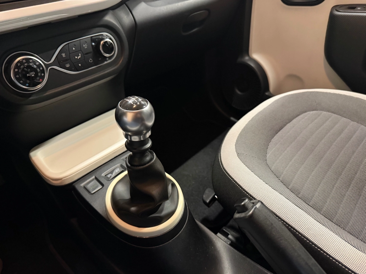 Renault Twingo - photo 14