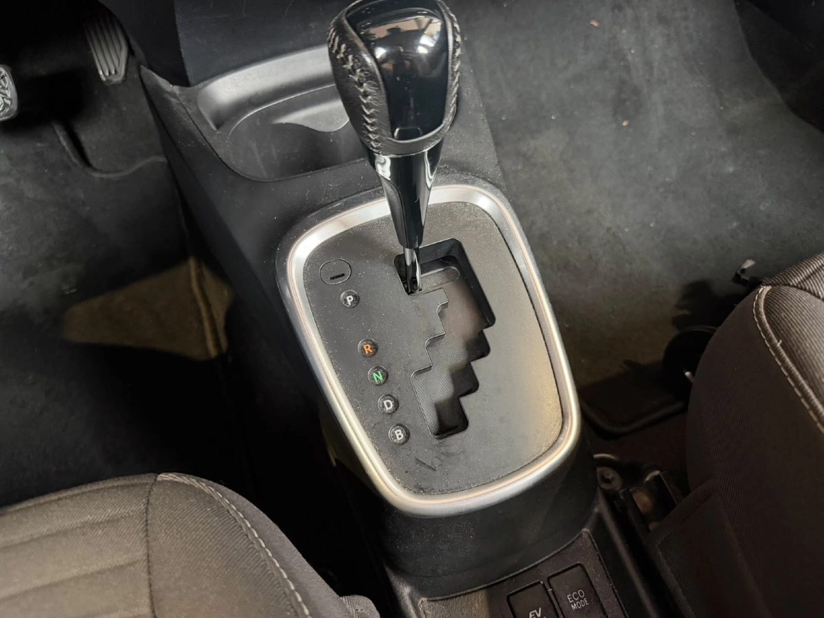 Toyota Yaris - photo 15
