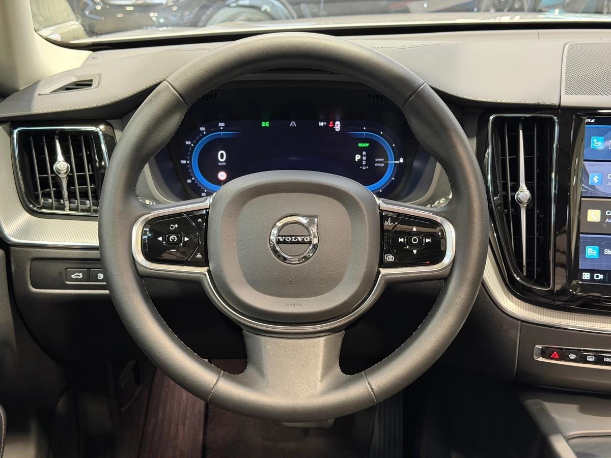 Volvo Xc60 2.0 T8 455H 310 RECHARGE PHEV HYBRID TWIN-ENGINE 18.8KWH ULTIMATE STYLE CHROME AWD GEARTRONIC BVA