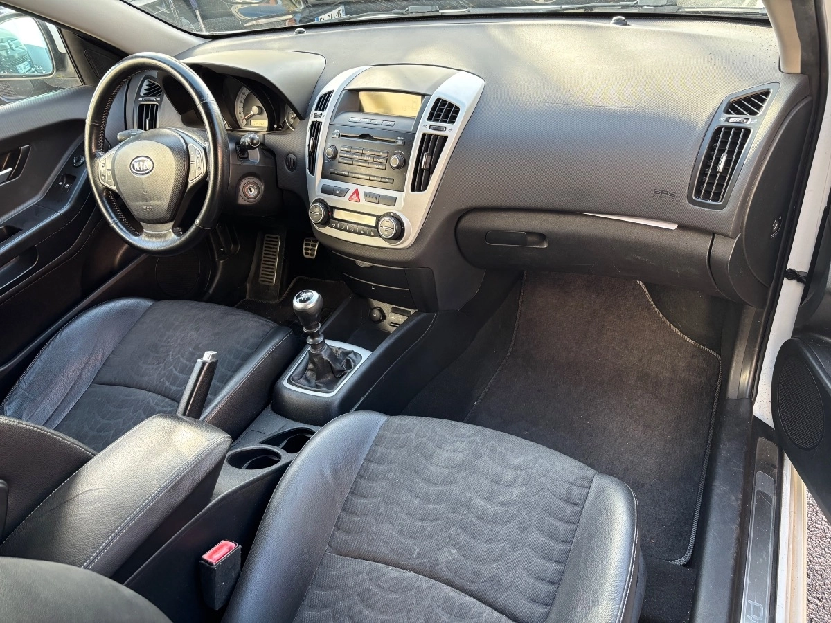 Kia Proceed - photo 9