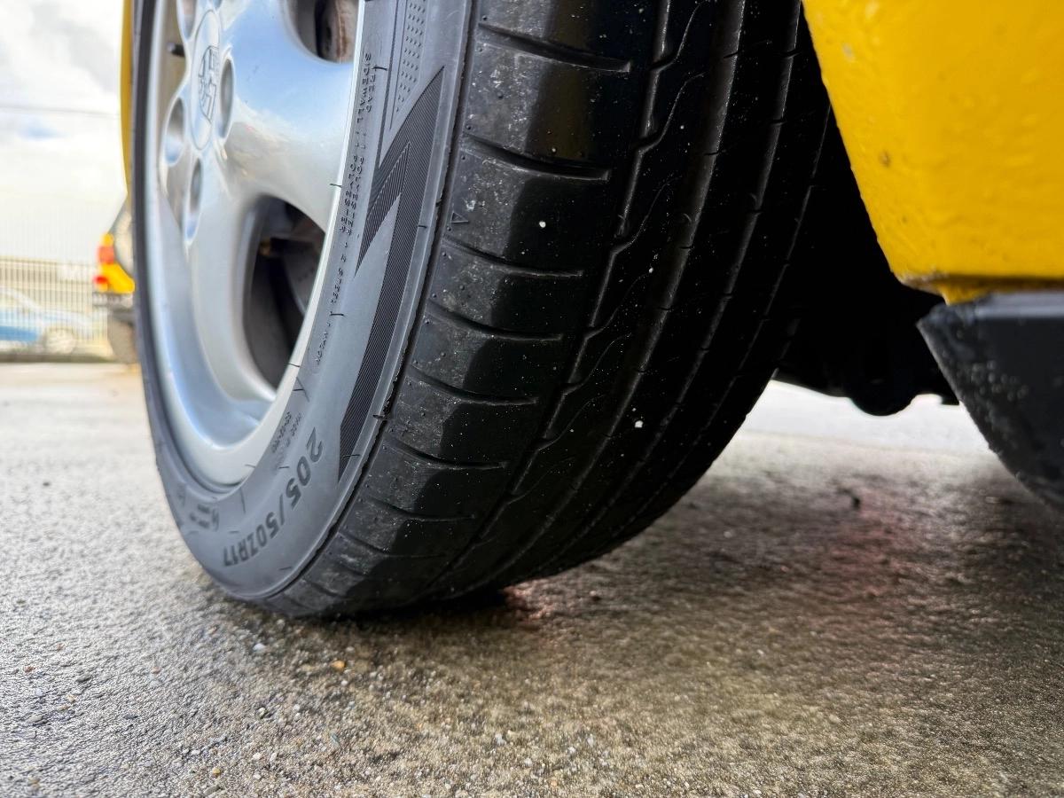 Porsche 911 COUPE 993 3.6 270 CARRERA 4