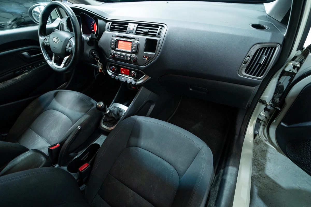 Kia Rio - photo 15