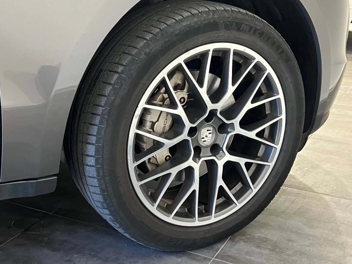 Porsche Macan - photo 26