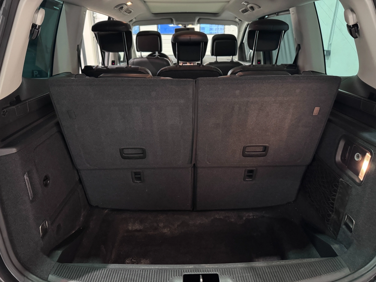 Volkswagen Sharan - photo 24