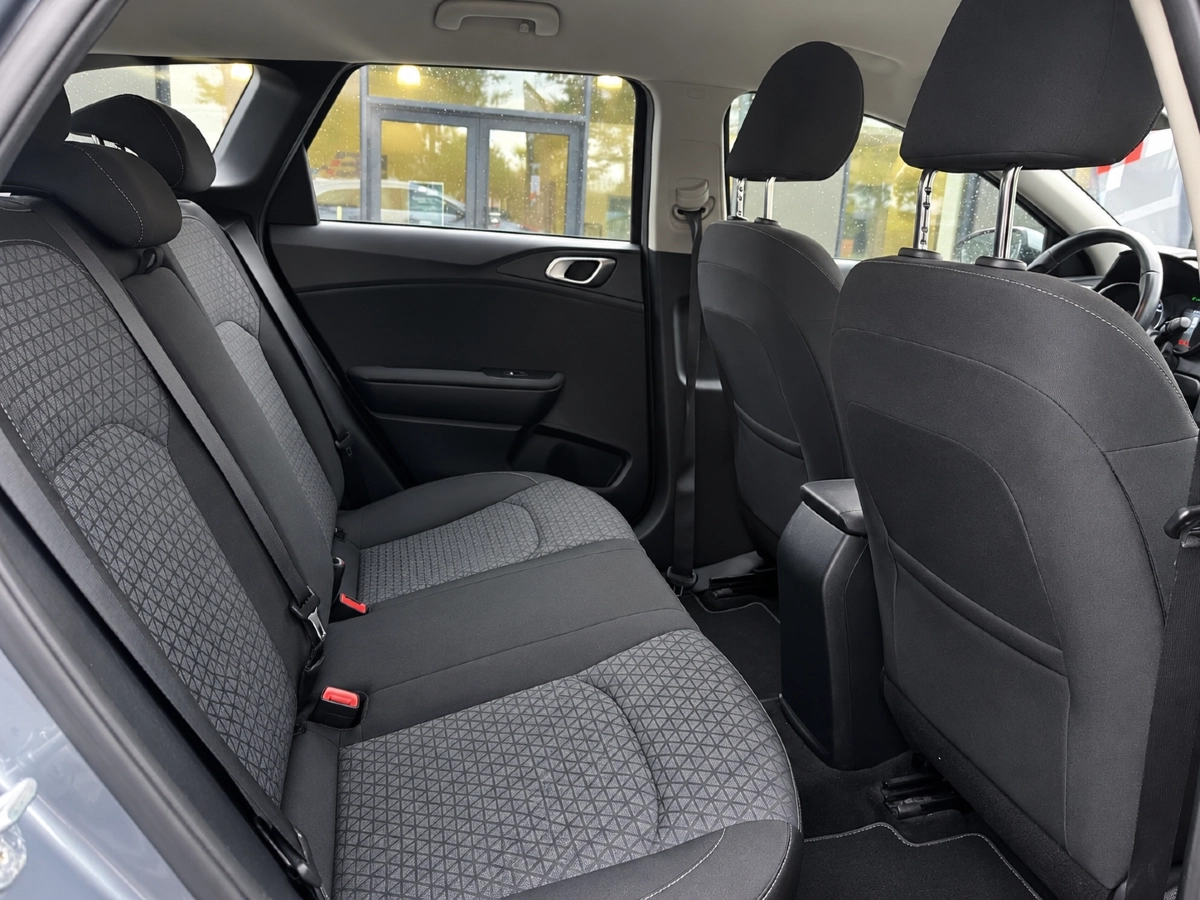 Kia Ceed - photo 18