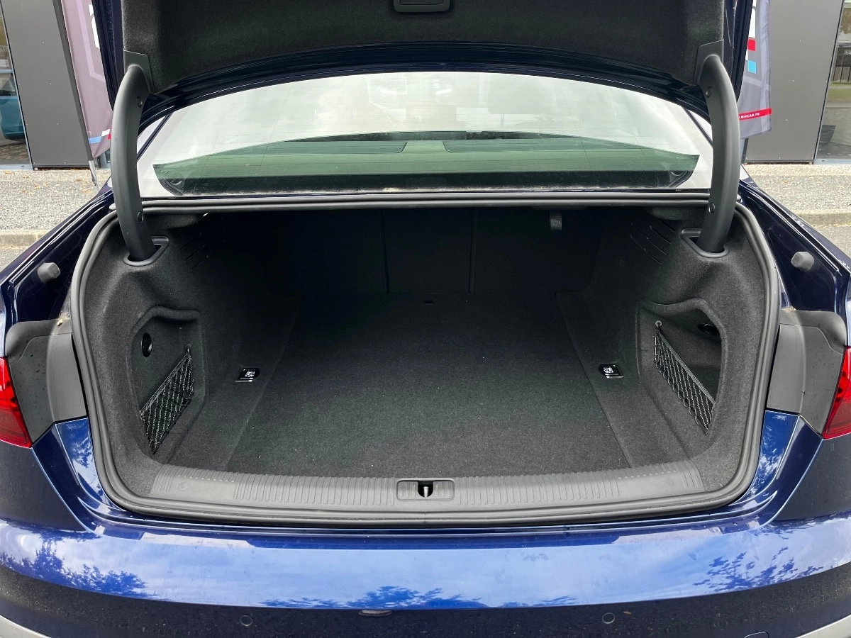 Audi A4 - photo 22