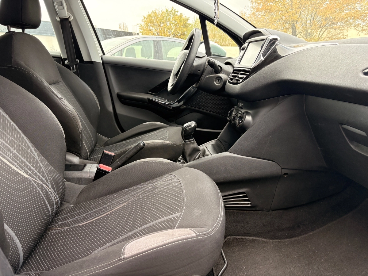 Peugeot 208 - photo 10