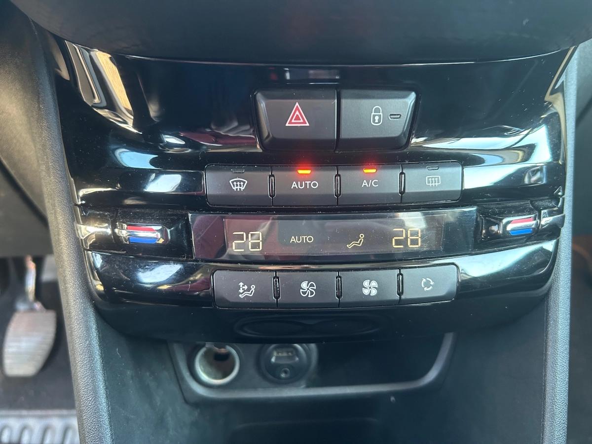 Peugeot 2008 GENERATION-I 1.6 BLUEHDI 120 GT LINE START-STOP
