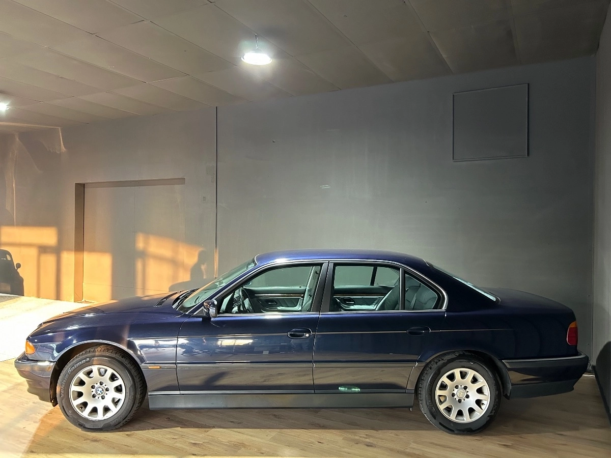 Bmw Serie 7 - photo 6