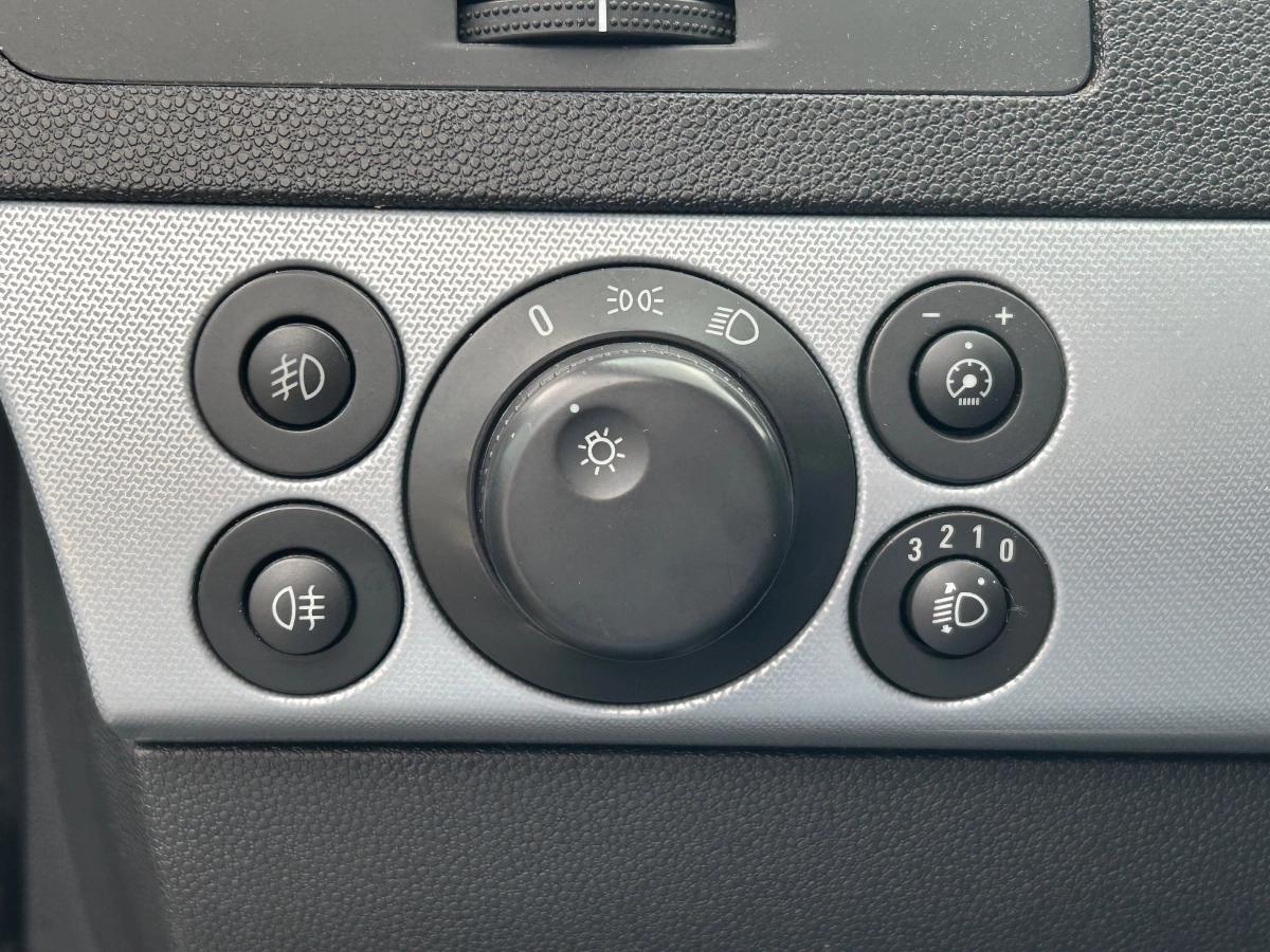 Opel Astra 1.6 TWINPORT 105 ELEGANCE