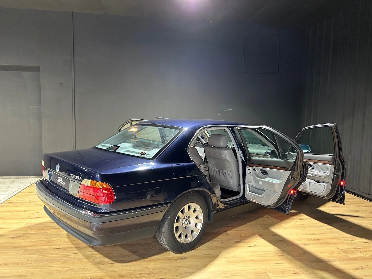 Bmw Serie 7 - photo 8