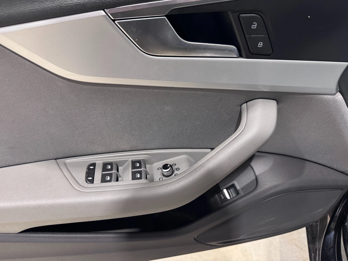 Audi A4 - photo 25