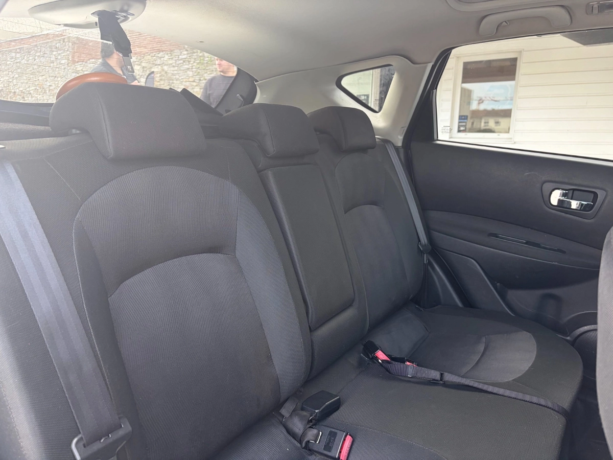 Nissan Qashqai - photo 8