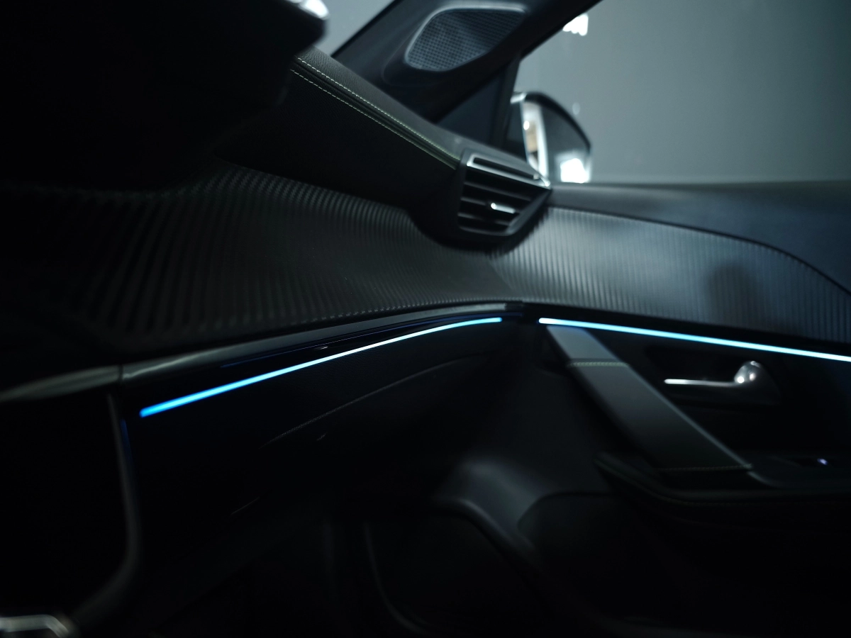 Peugeot 208 - photo 30