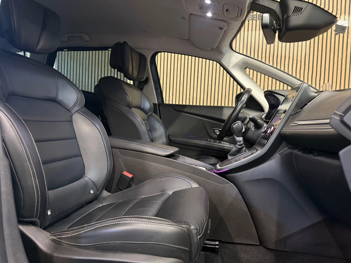 Renault Scenic - photo 19