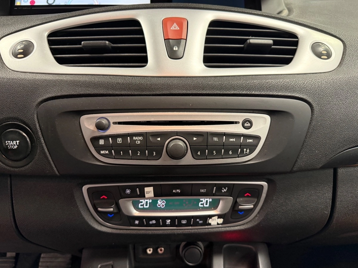 Renault Scenic - photo 17
