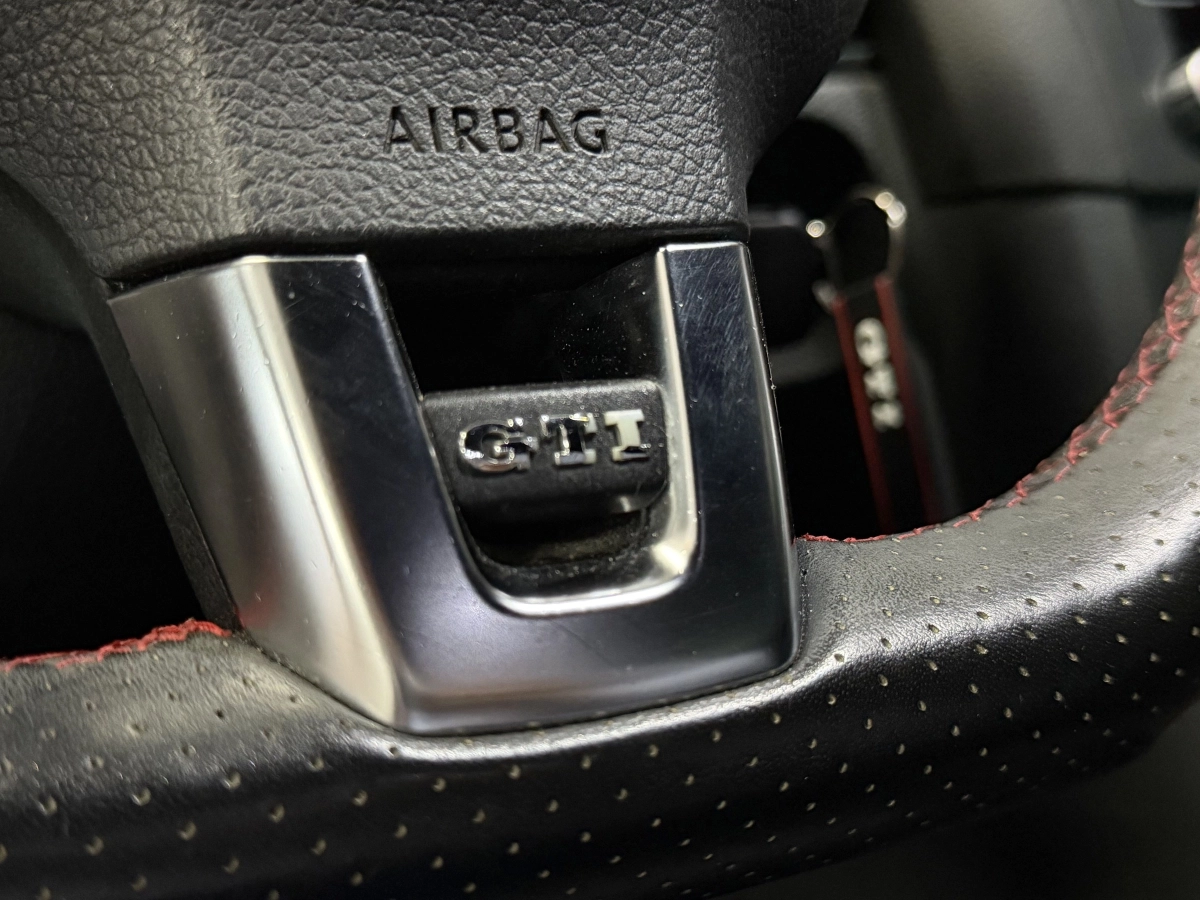 Volkswagen Golf - photo 13