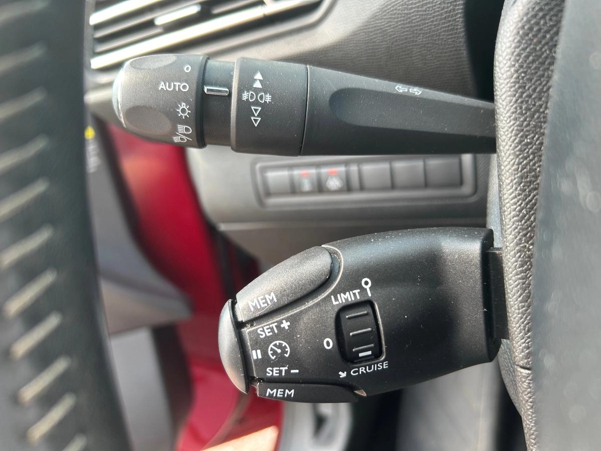 Peugeot 308 GENERATION-II 1.6 BLUEHDI 120 ALLURE