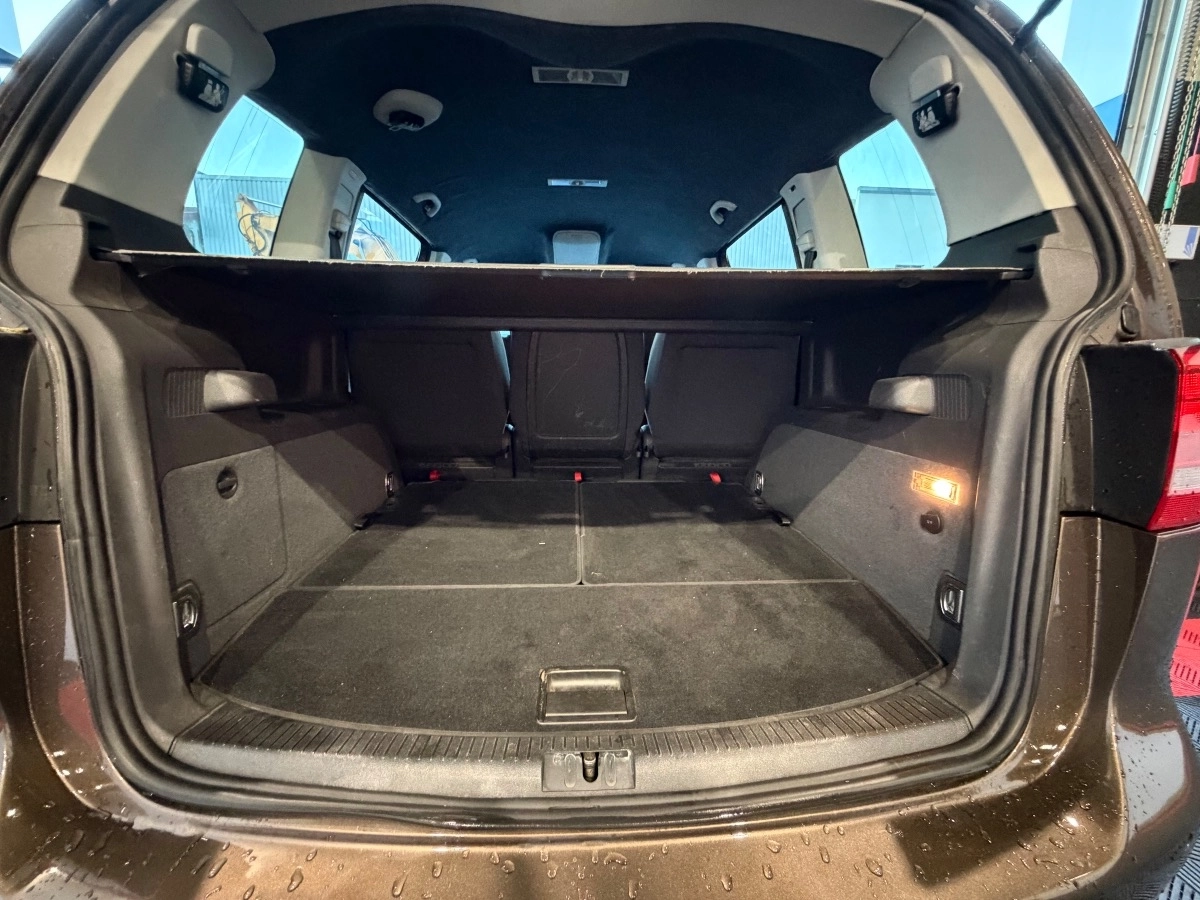 Volkswagen Touran - photo 28