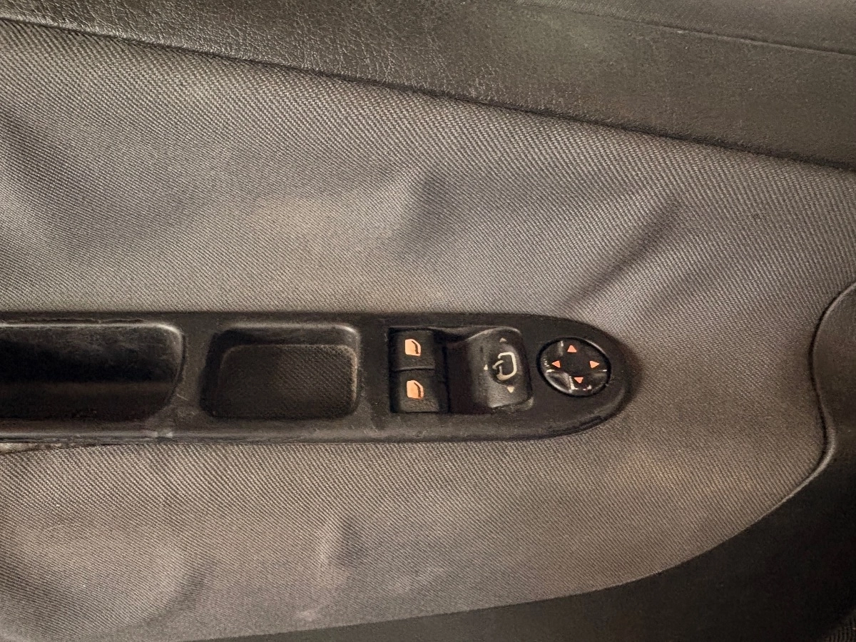 Peugeot 207 - photo 14
