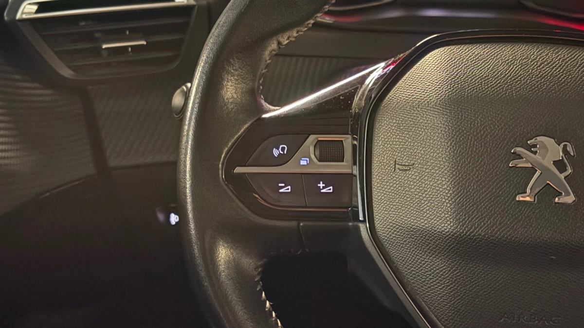 Peugeot 208 - photo 20
