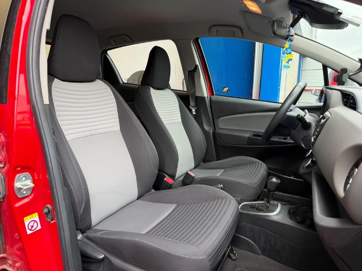Toyota Yaris - photo 10
