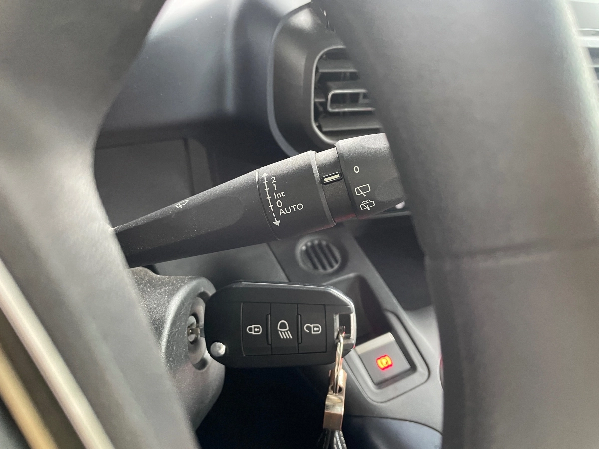 Peugeot Rifter - photo 24