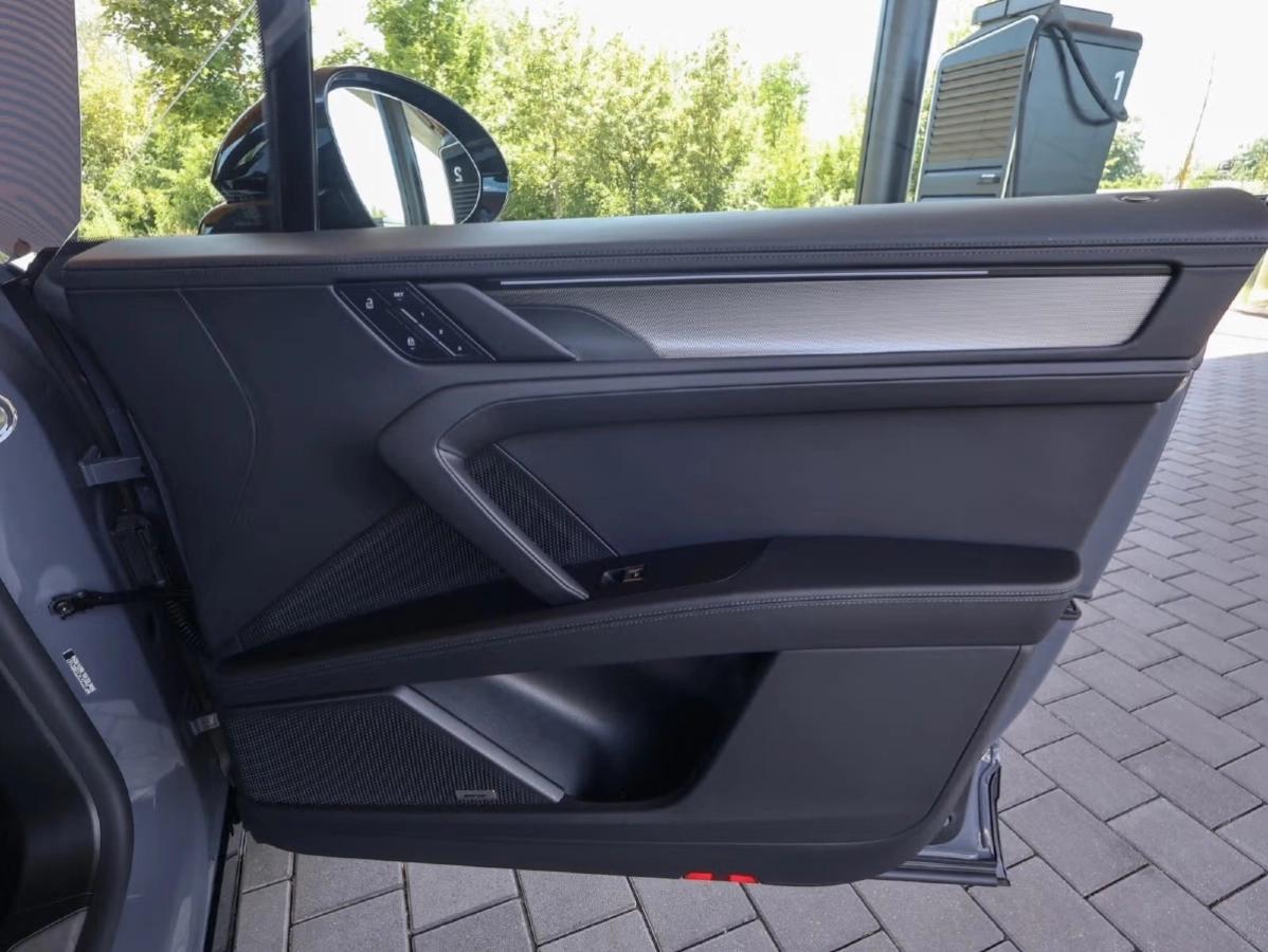 Porsche Cayenne S Coupé Electrique 666ch 655km WLTP Attelage/SportDesign/4r.dir/22“/Siège18+ventilé/Bose/HDMatrix/HU