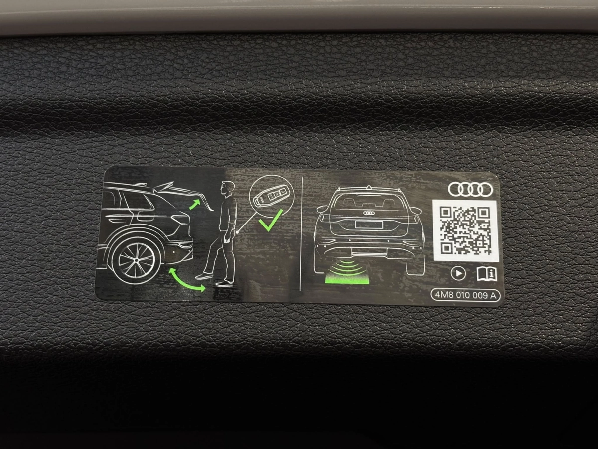 Audi Q3 - photo 35