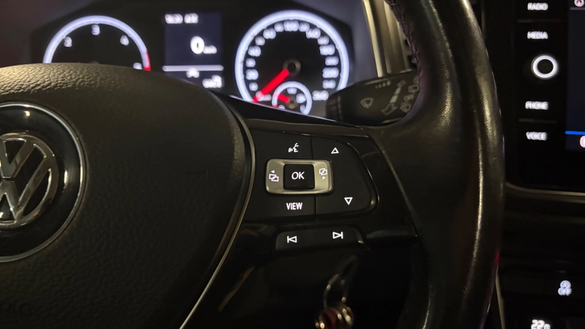 Volkswagen T-roc - photo 24