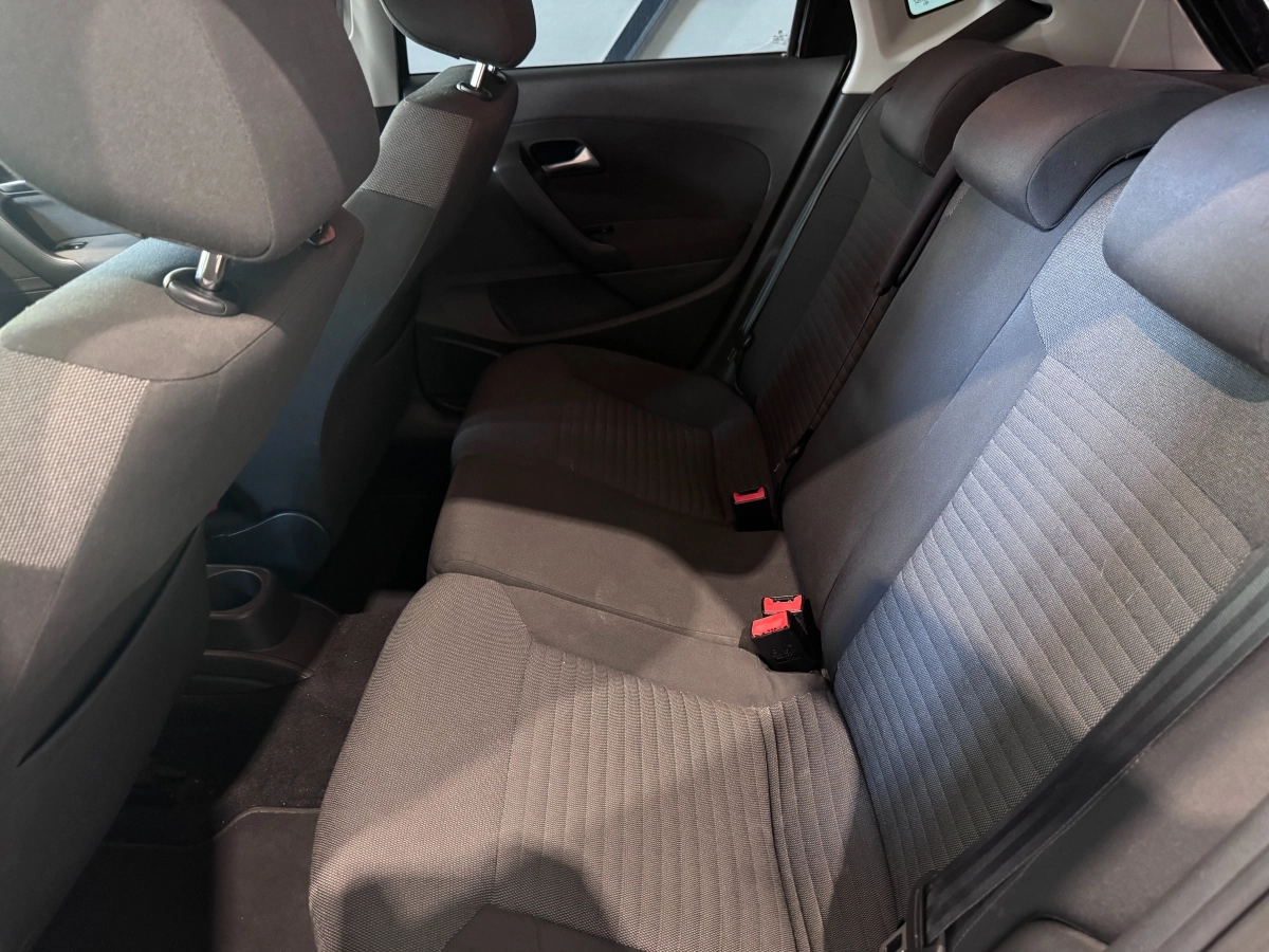 Volkswagen Polo - photo 10