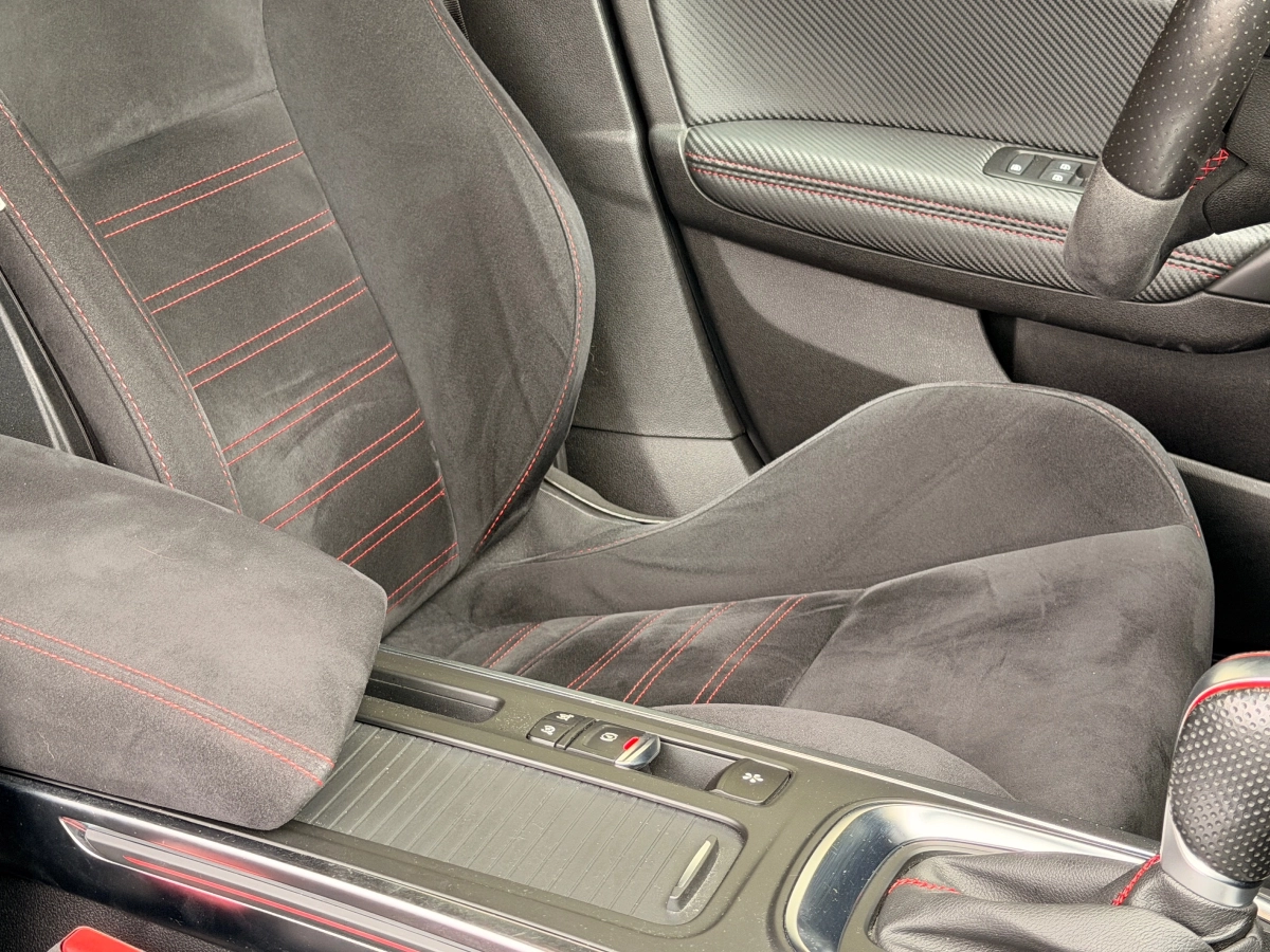 Renault Megane - photo 30
