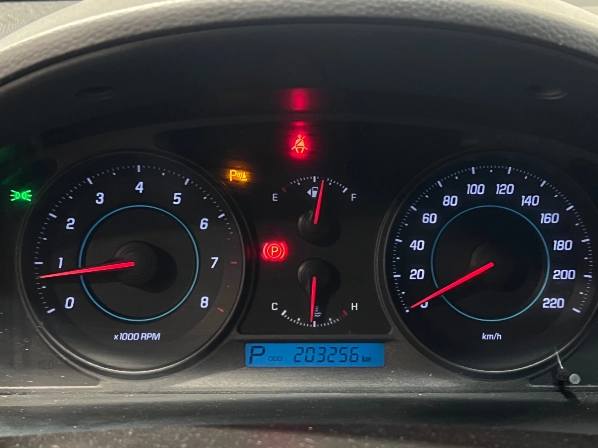 Chevrolet Captiva - photo 20