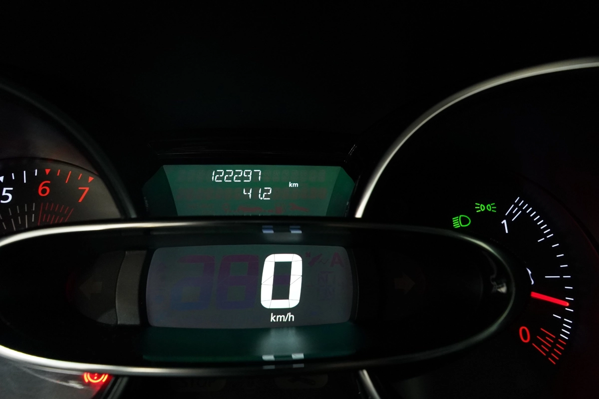 Renault Clio - photo 27