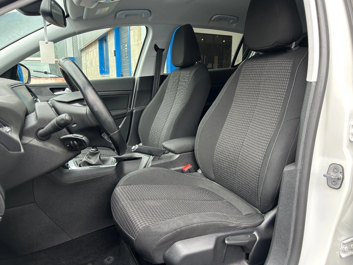 Peugeot 308 - photo 8