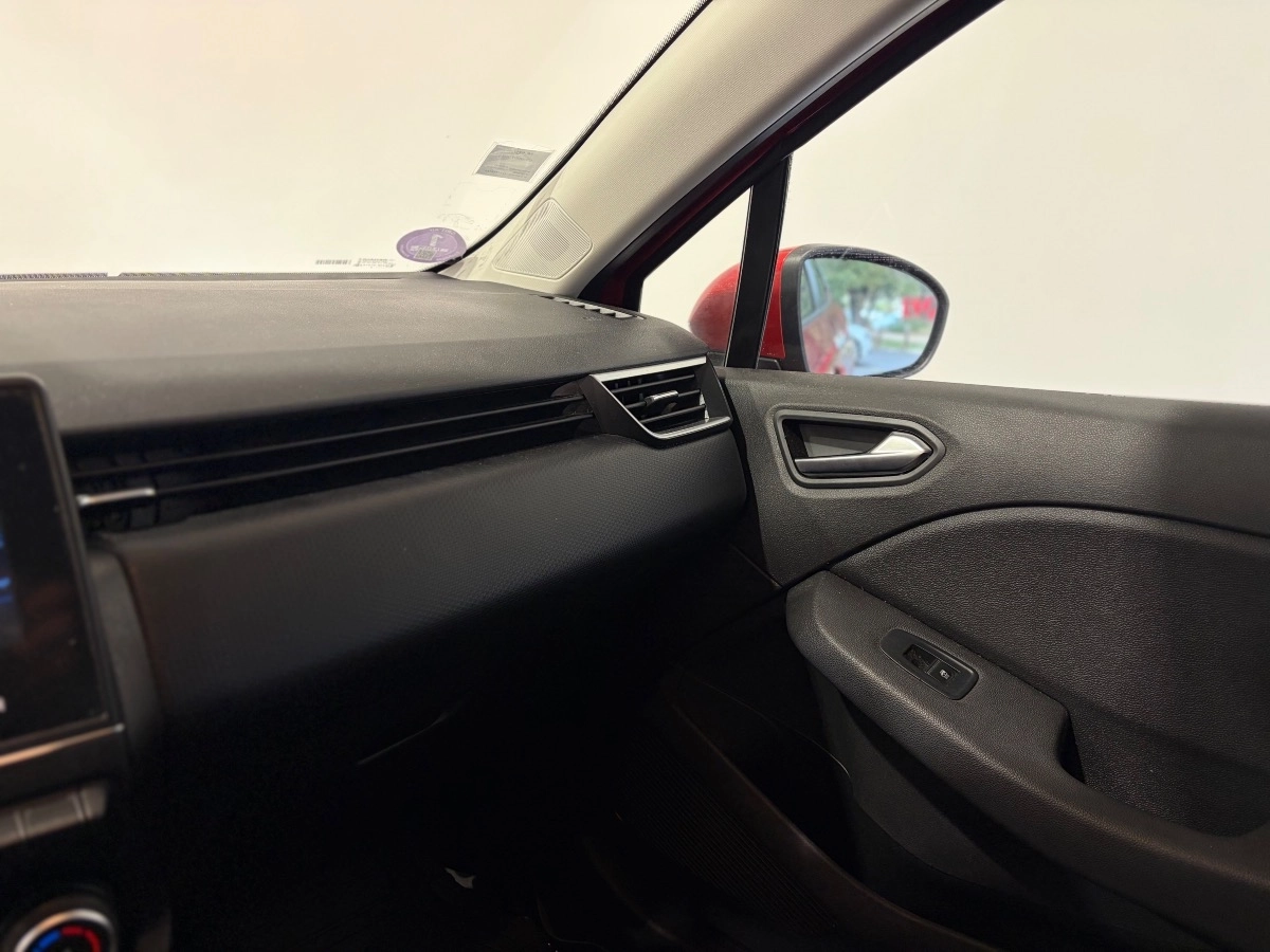 Renault Clio - photo 15