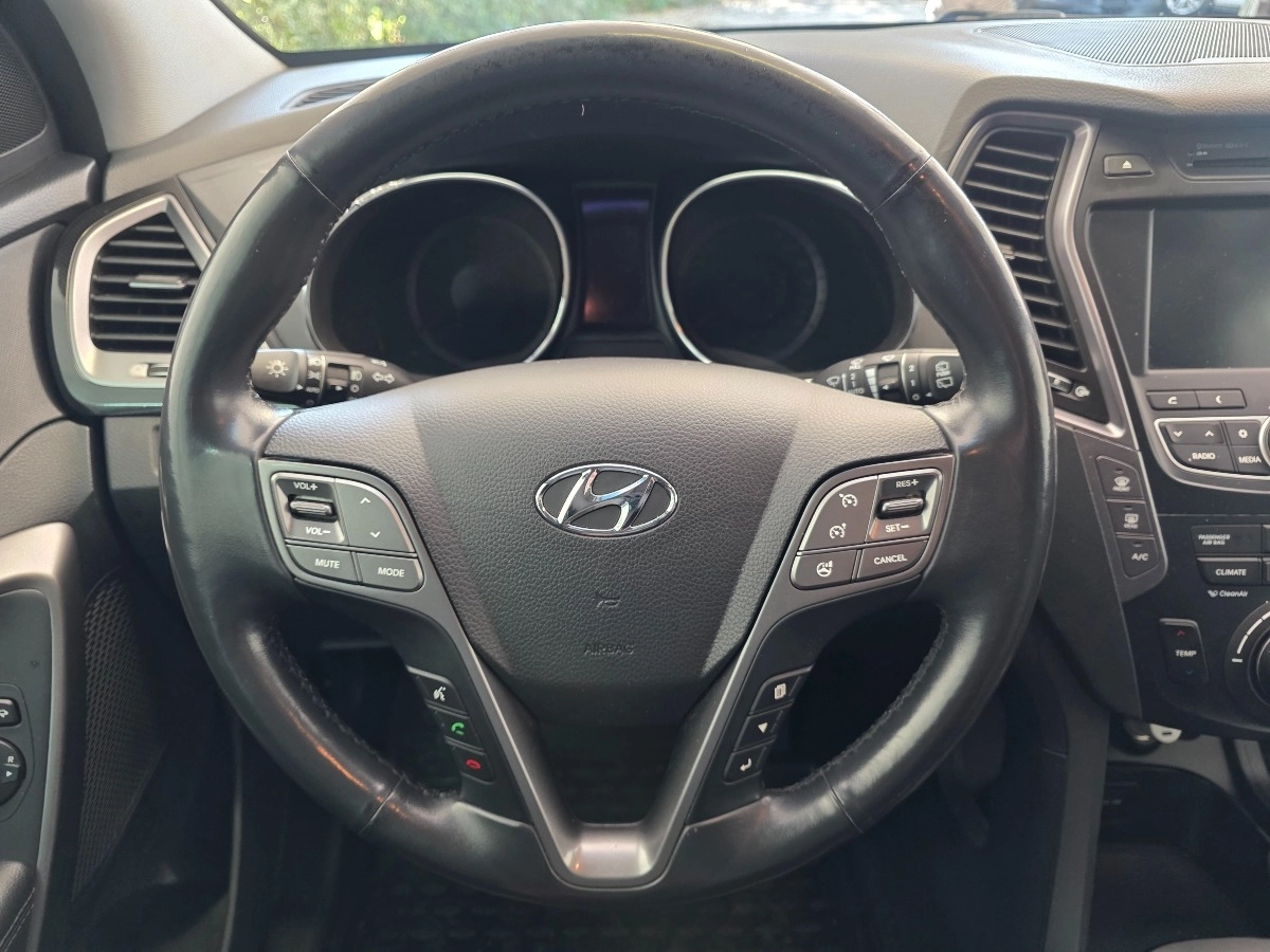 Hyundai Santa Fe - photo 10