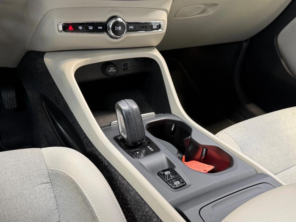 Volvo Xc40 D3 AWD 150CV BUSINESS CARPLAY/CAM