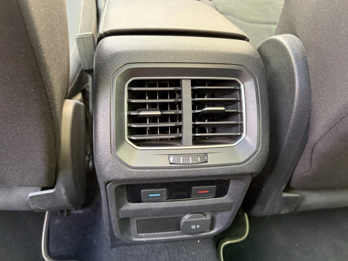 Volkswagen Tiguan - photo 20