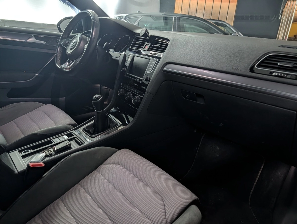 Volkswagen Golf - photo 8