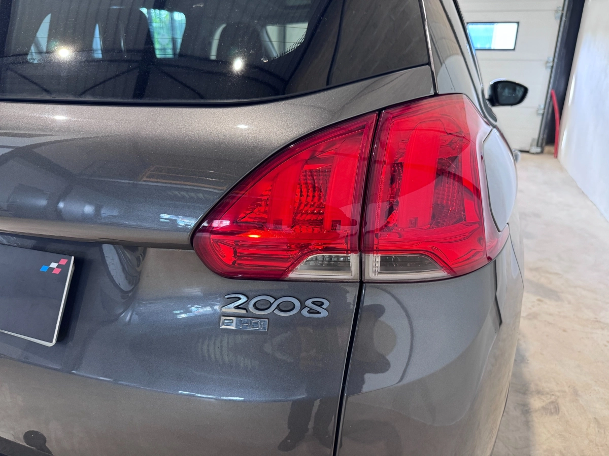 Peugeot 2008 - photo 8