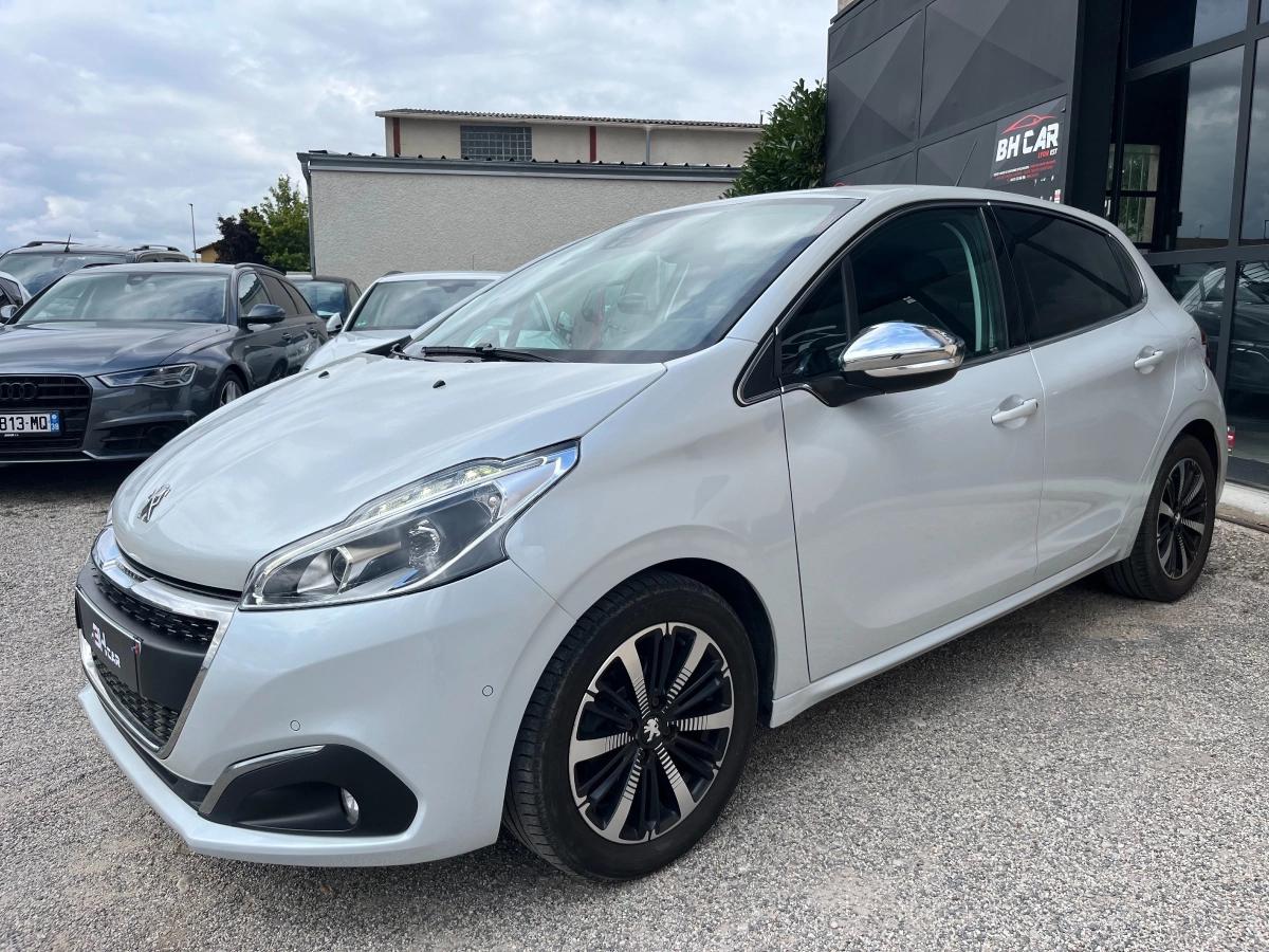 Image: Peugeot 208 1.2 110 cv - Tech Edition