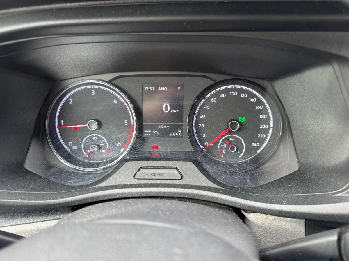 Volkswagen Transporter Vu - photo 18