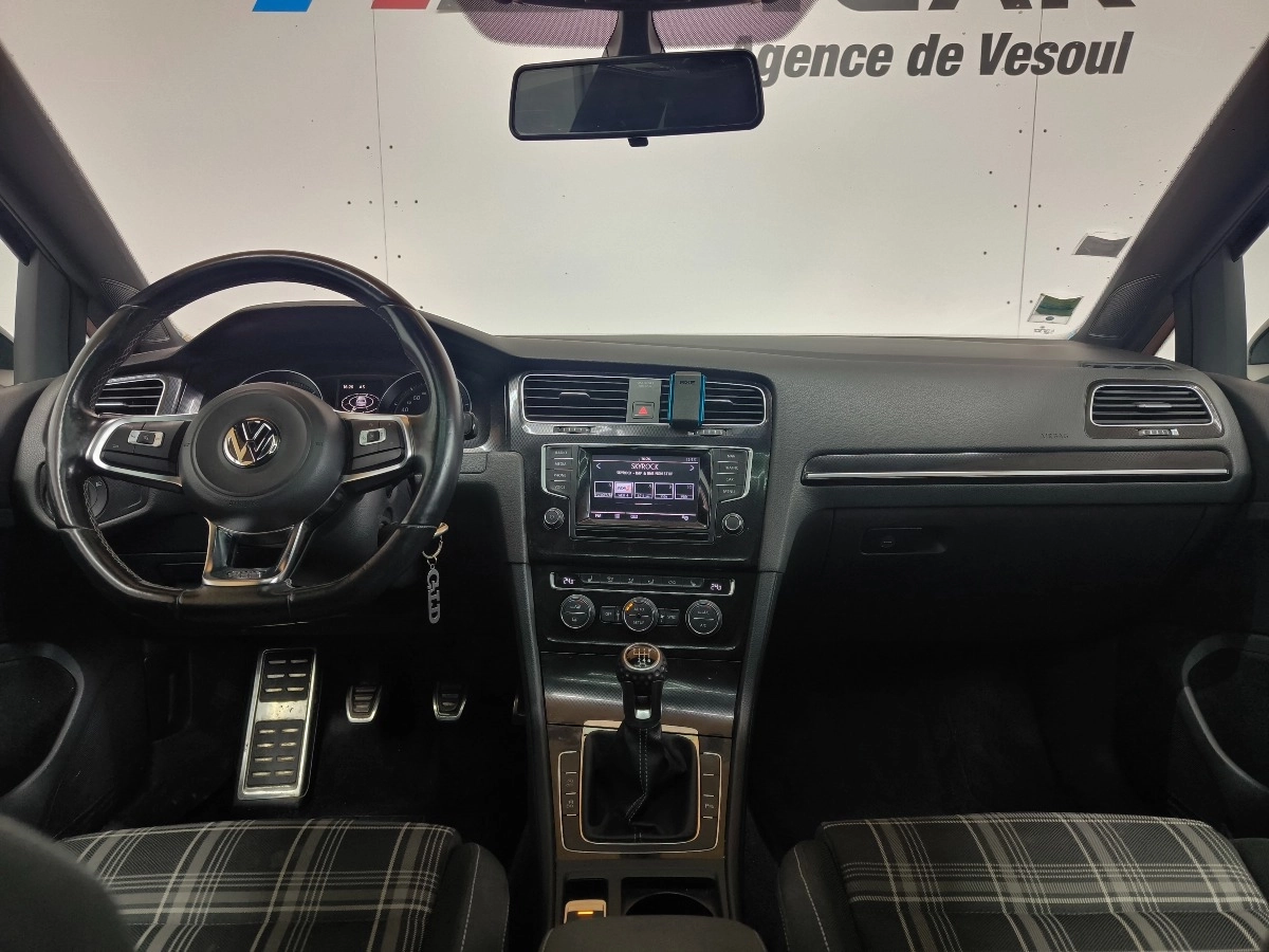 Volkswagen Golf - photo 7